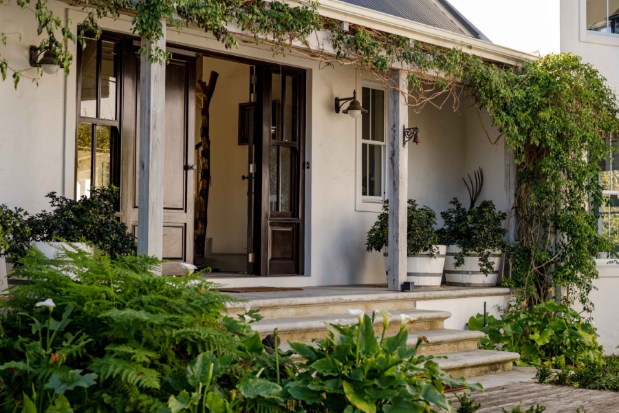 4 Bedroom Property for Sale in Goose Valley Western Cape